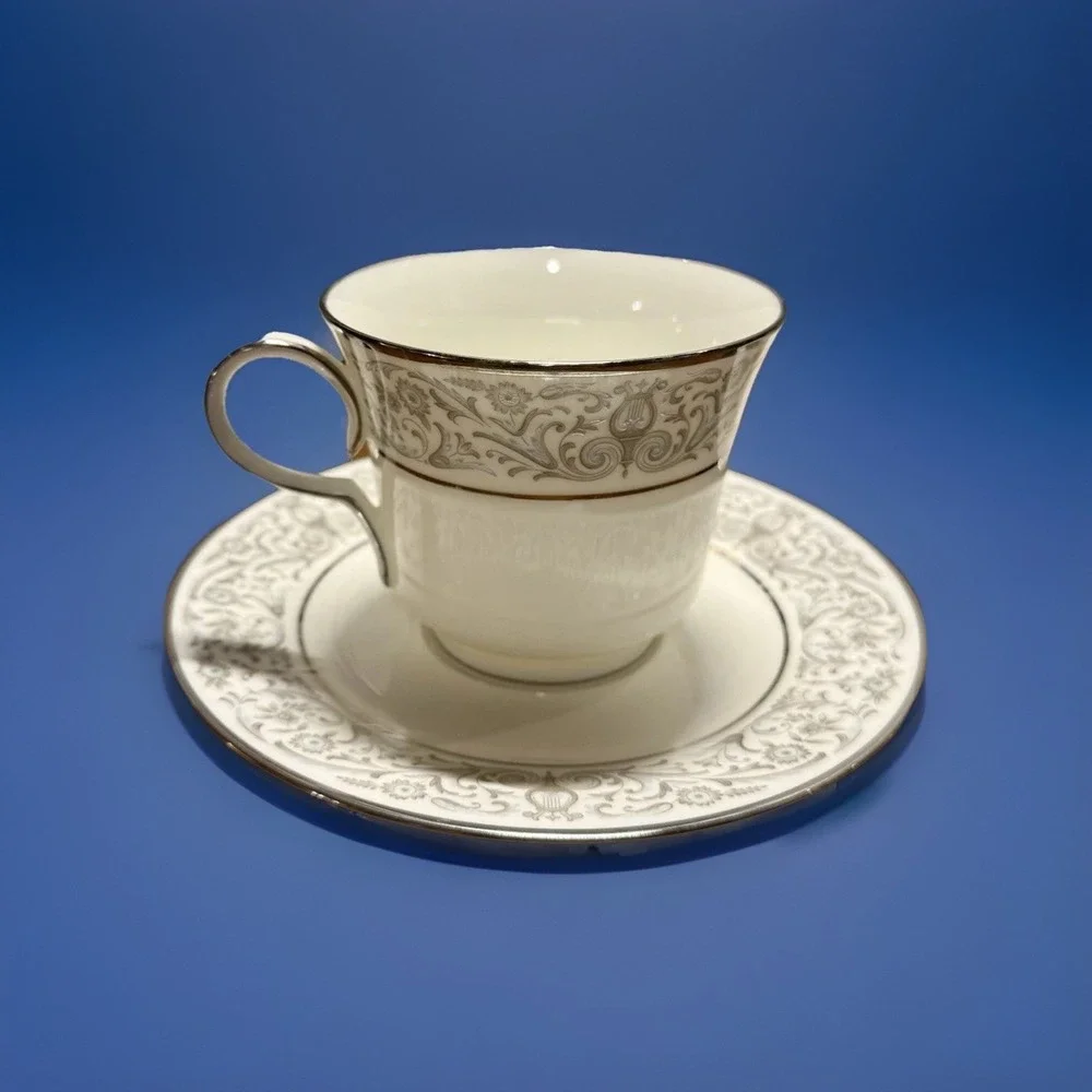 16‎ piece Noritake Canterbury Teacup & Saucer Grey Blue Floral Platinum Trim VTG